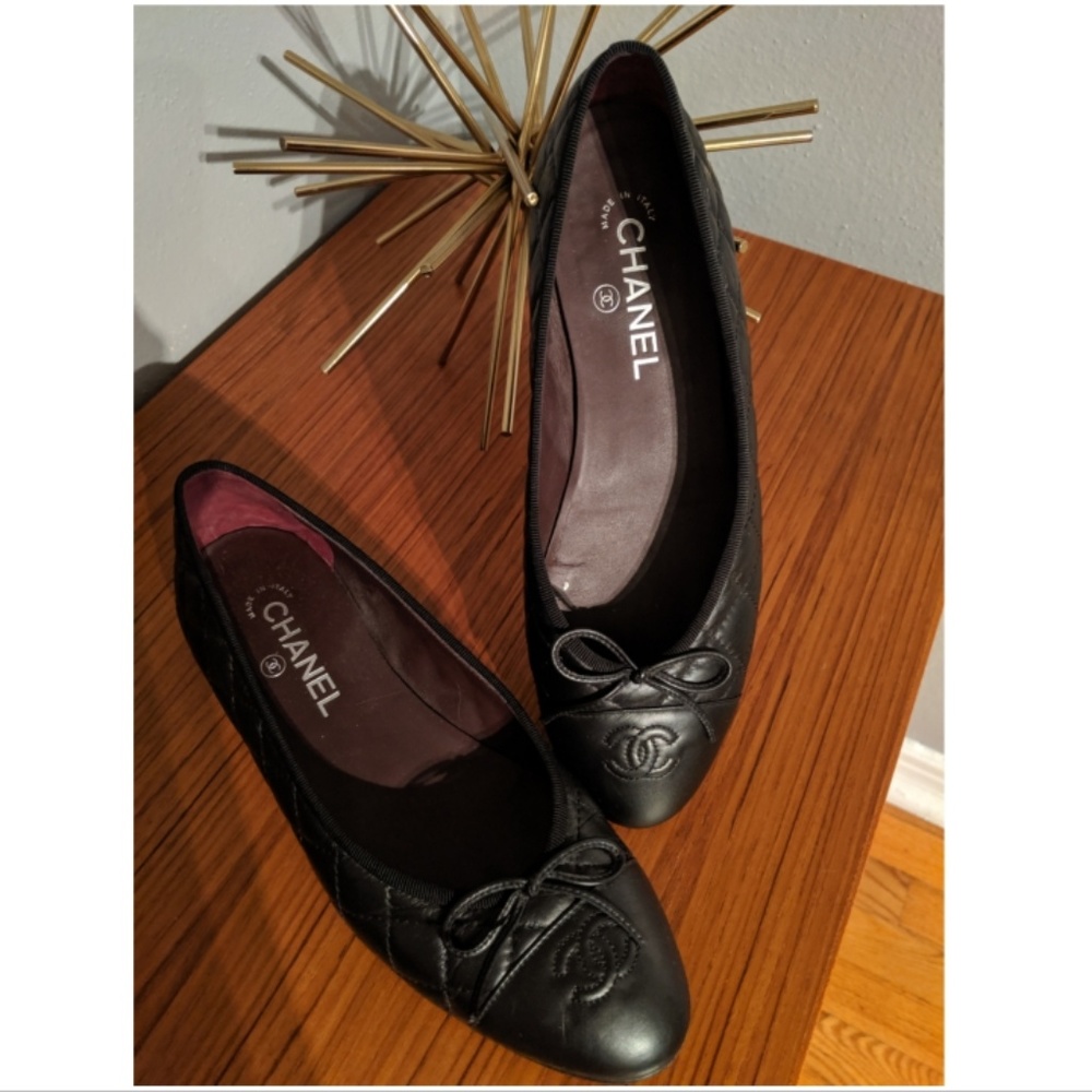 CHANEL aged quilted leather ballet flats Size 40